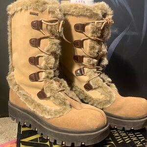 Sketchers Outdoor Frolic Suede Winter Boots Size 8.5
